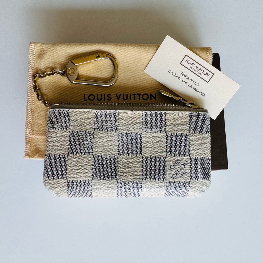 Louis Vuitton Checkered Key Holder in Gray and Cream